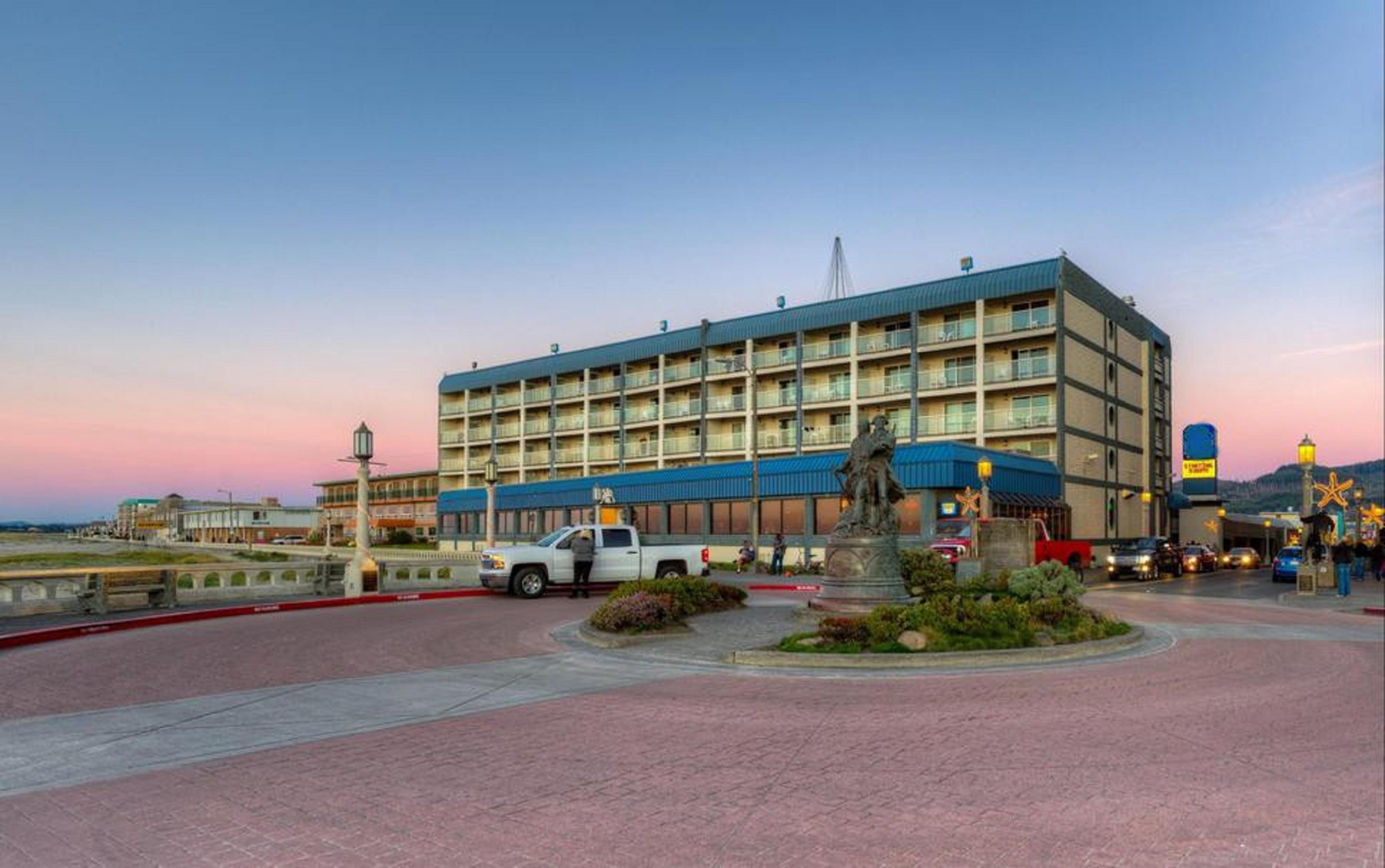 Promenade Inn & Suites Oceanfront Seaside Exterior foto